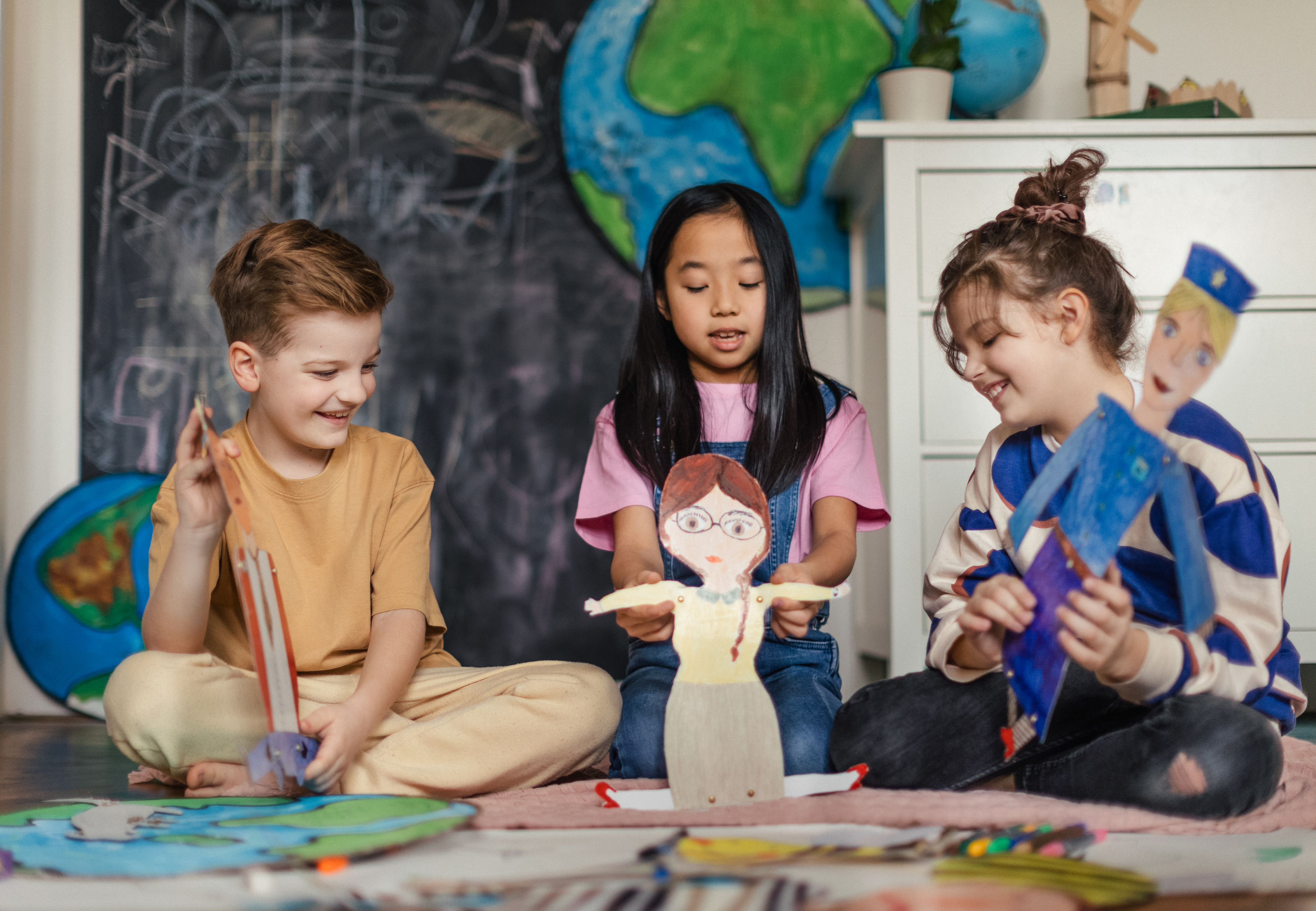 Kids working with arts and crafts